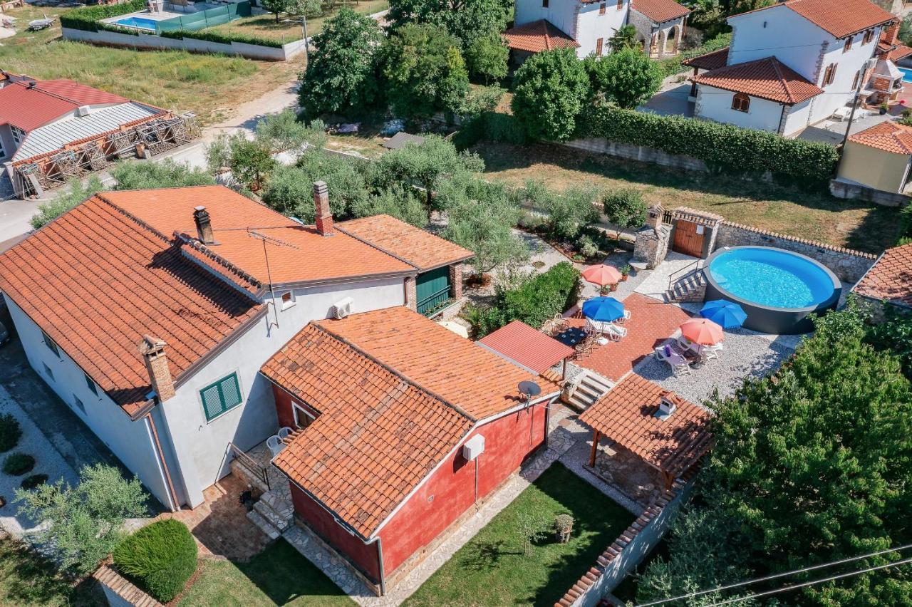 Apartment With Pool Višnjan Exterior foto
