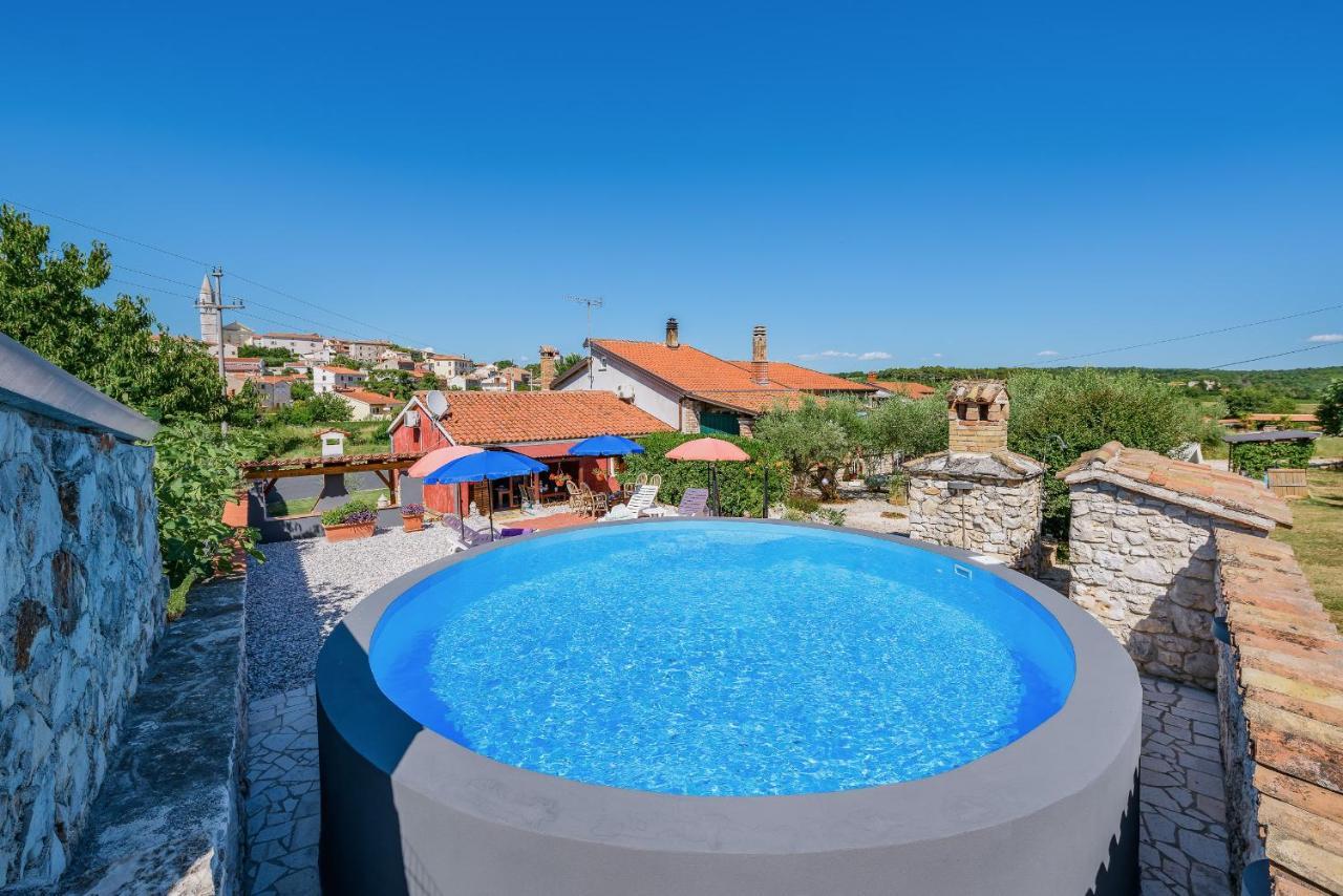 Apartment With Pool Višnjan Exterior foto