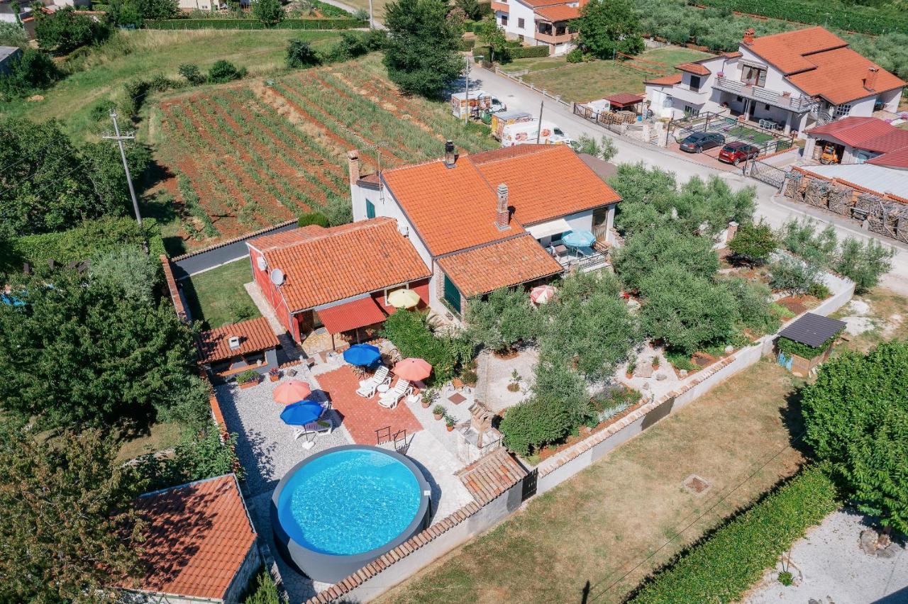 Apartment With Pool Višnjan Exterior foto
